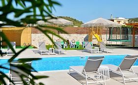 Id Holiday Living